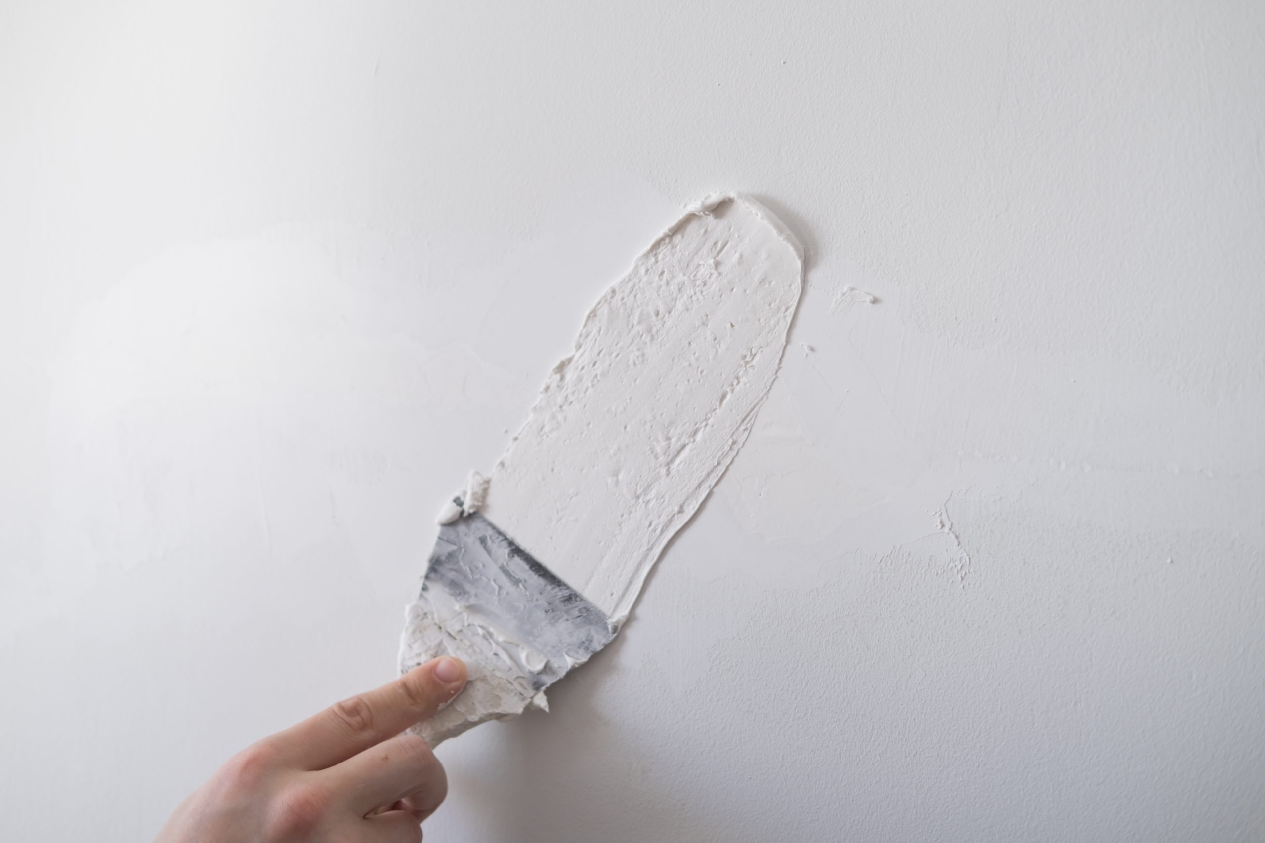 Jasa Renovasi Rumah: 3 Trik Krusial Memasang Wallpaper pada Dinding Lama yang Tidak Rata Dempul Tembok Retak: Pengertian, Jenis, dan Cara Aplikasinya - Demix